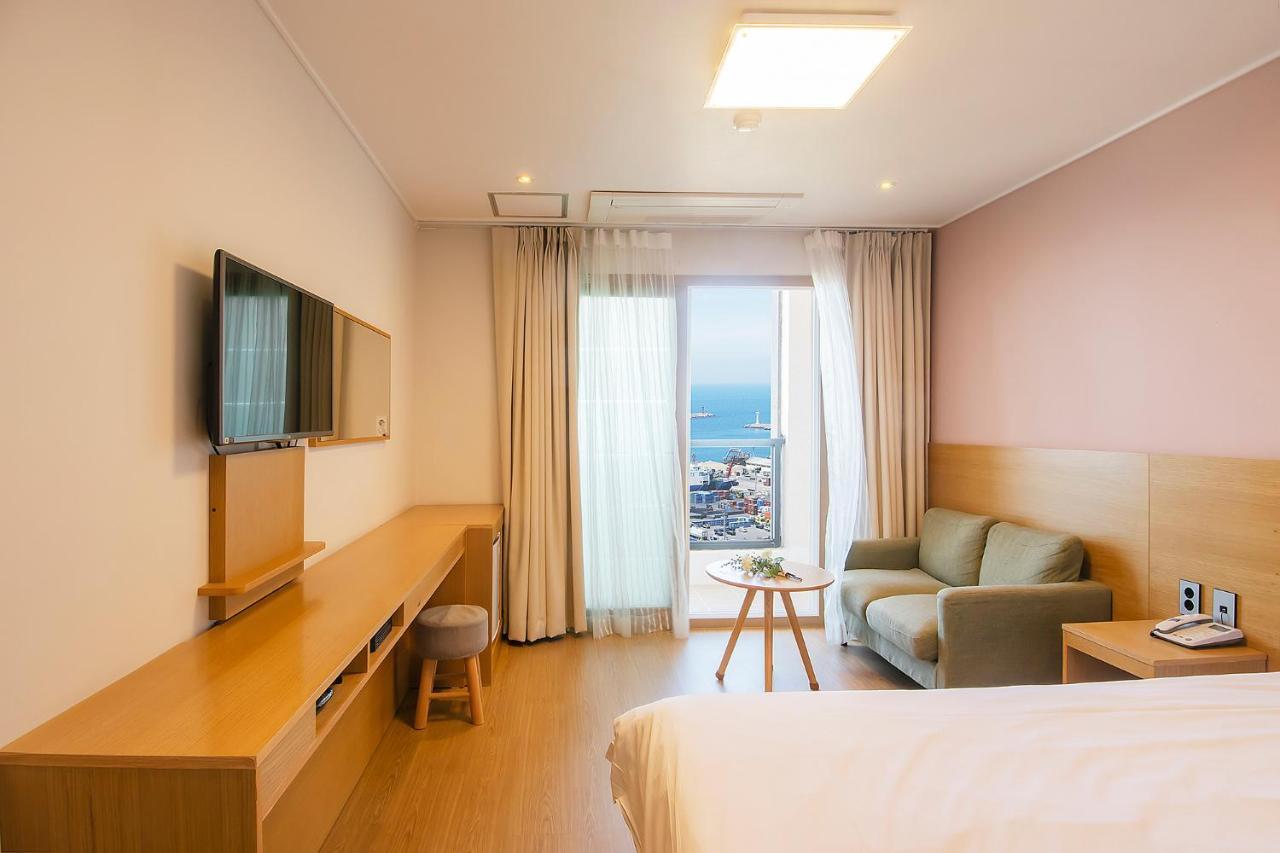 Sims Hotel Jeju Buitenkant foto