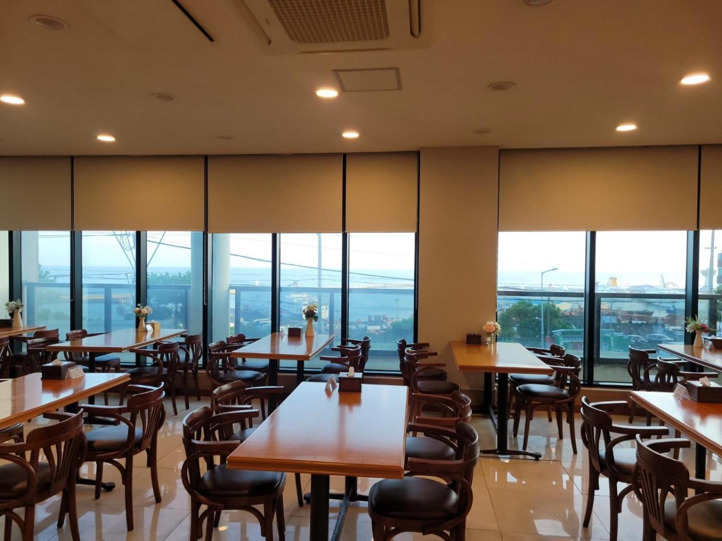 Sims Hotel Jeju Buitenkant foto